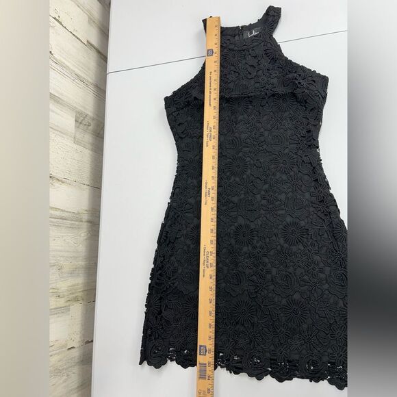 Lulus Black Halter Neck Fitted Floral Lace Mini Dress Womens Small - Picture 6 of 9